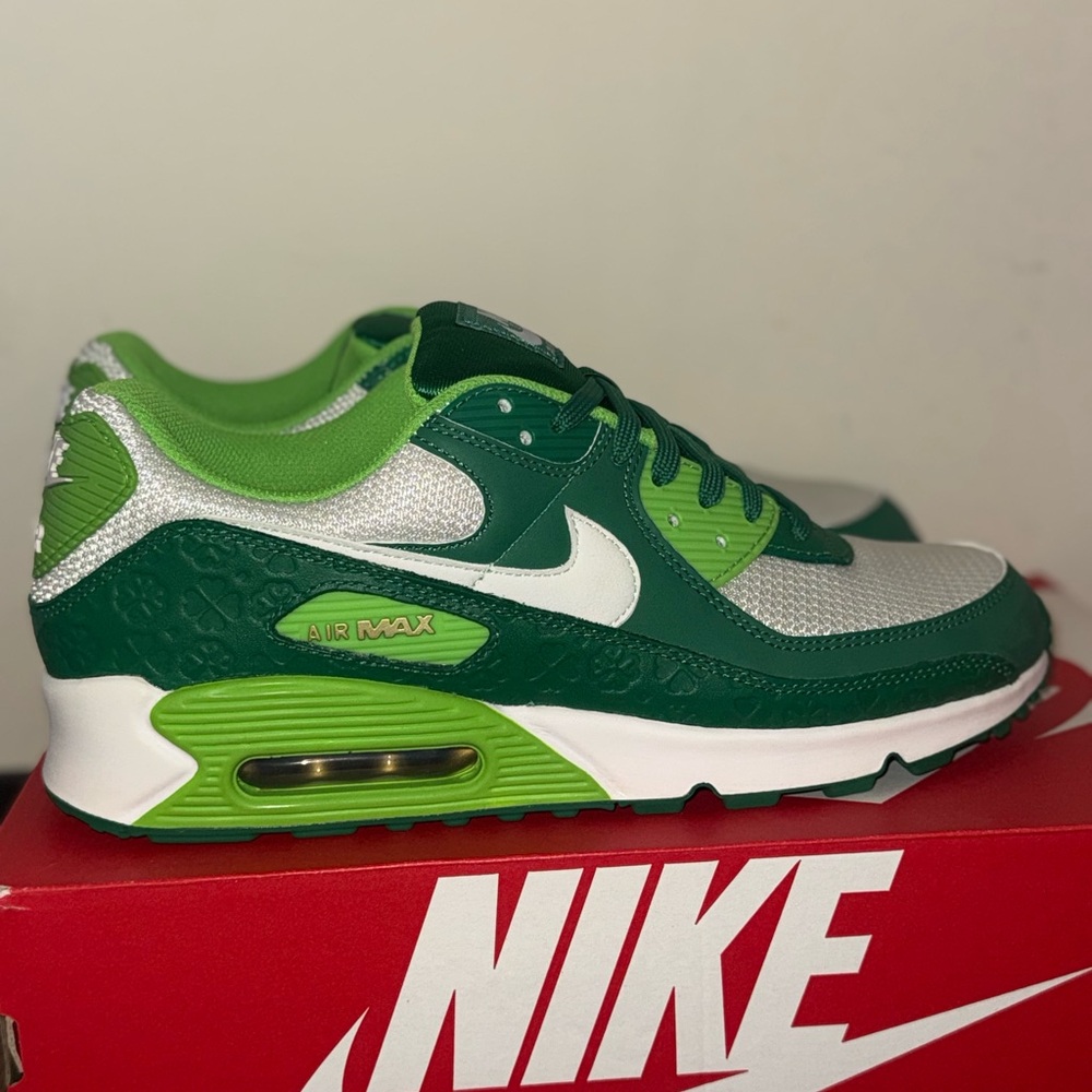 Nike Air Max Green and White Sneakers